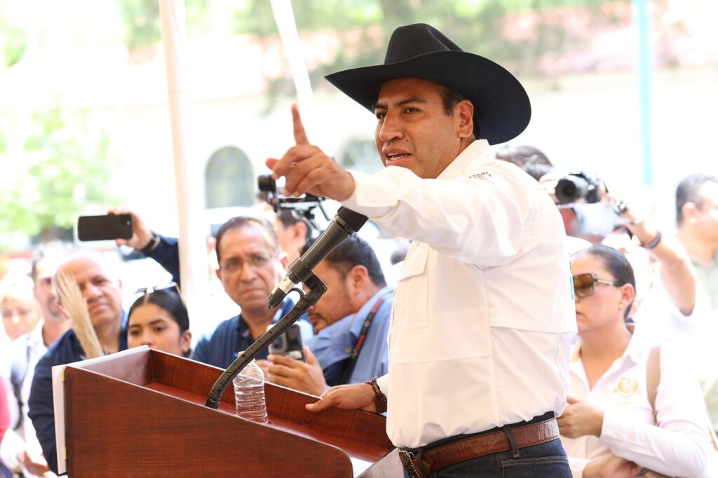 Eduardo Ramírez y la Federación activan estrategia con medicamentos, capacitación y apoyo técnico para ganaderos.