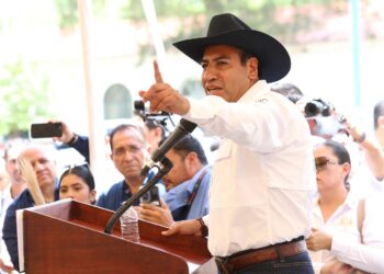 Eduardo Ramírez y la Federación activan estrategia con medicamentos, capacitación y apoyo técnico para ganaderos.