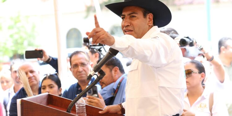 Eduardo Ramírez y la Federación activan estrategia con medicamentos, capacitación y apoyo técnico para ganaderos.