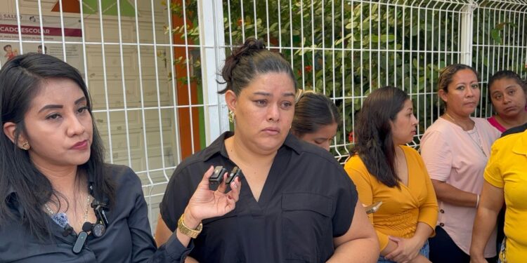 Padres del kínder Leona Vicario exigieron rendición de cuentas por dinero de clausura.