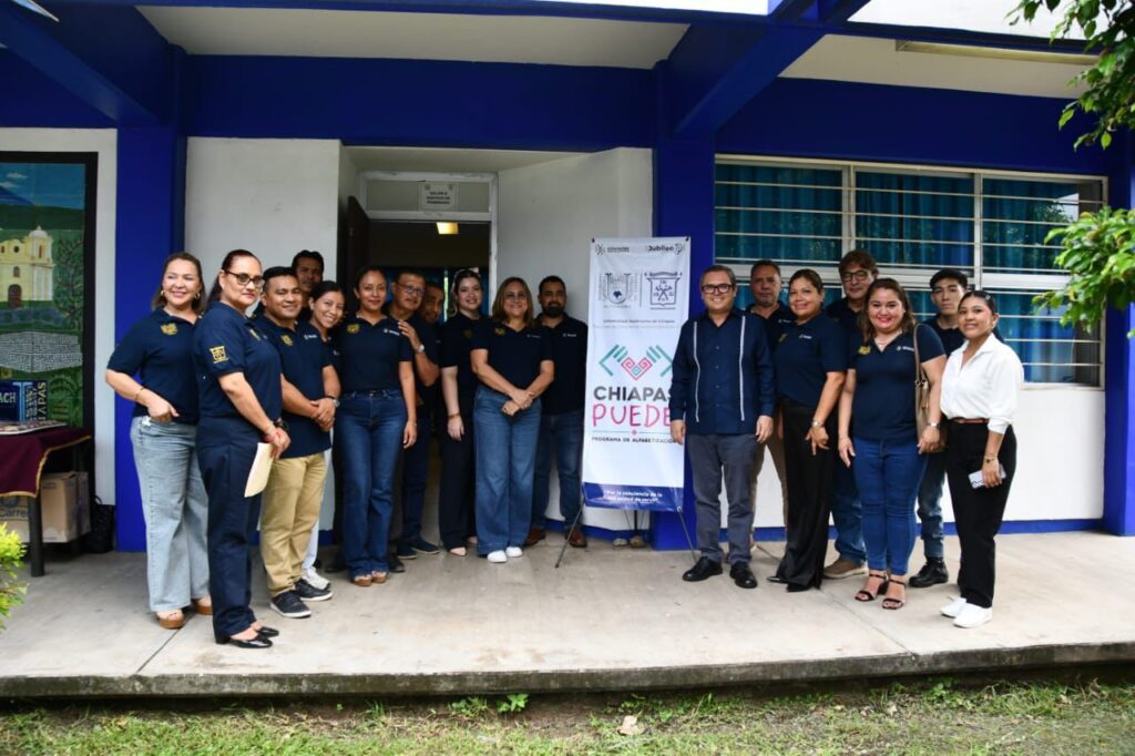 Rector atestiguó círculos de estudio en comunidades de Tapachula y la región.