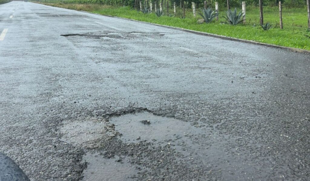 Con lluvias, transitar por el libramiento se vuelve una trampa peligrosa