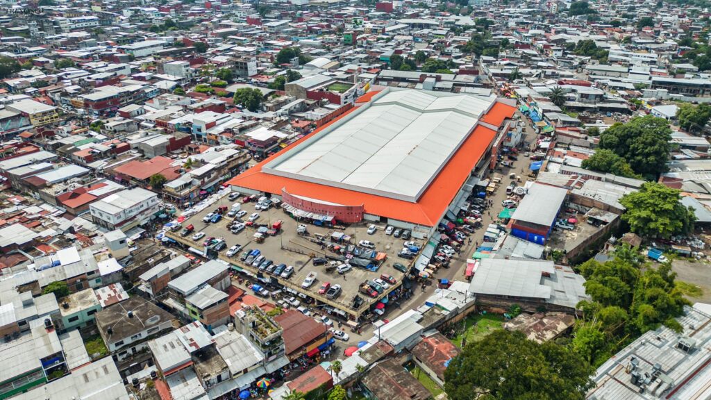 Locatarios celebran a San Juan Bautista, patrono de este emblemático centro de abasto en Tapachula.