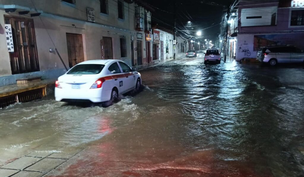 Autoridades municipales vigilan ríos y zonas de riesgo para prevenir afectaciones por lluvias.