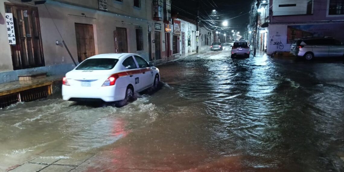 Autoridades municipales vigilan ríos y zonas de riesgo para prevenir afectaciones por lluvias.