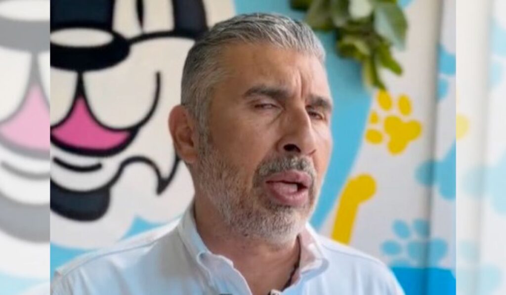 Areli Latournerie encaró al presidente municipal Ángel Torres Culebro en Cabildo y le exigió aclarar a quién llamó “desgraciados” por criticarlo