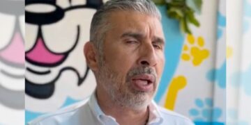 Areli Latournerie encaró al presidente municipal Ángel Torres Culebro en Cabildo y le exigió aclarar a quién llamó “desgraciados” por criticarlo