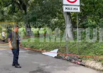 El conductor perdió el control y salió del camino en el tramo Huehuetán–Huixtla; vecinos piden mayor vigilancia.