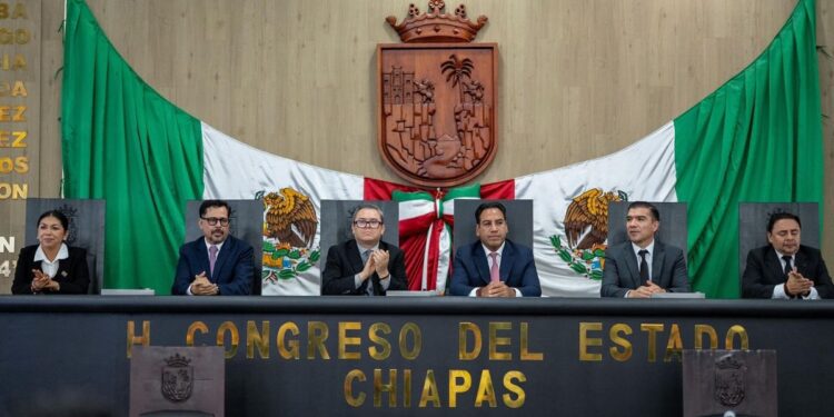 El Congreso de Chiapas reformó la Constitución local para otorgar el título de Benemérita a la UNACH.