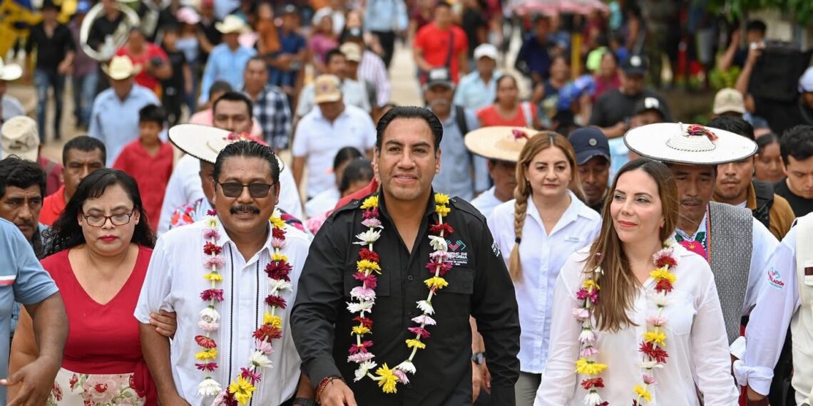 Inauguró carretera y llevó brigadas médicas a comunidades apartadas del municipio.