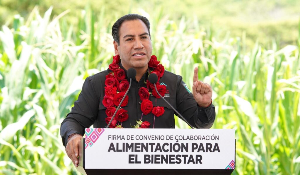 Eduardo Ramírez atestiguó convenio con Alimentación para el Bienestar.