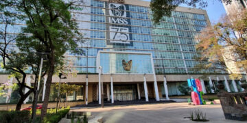 Ricardo Del Muro / El diagnóstico – o su interpretación periodística – provocó la inmediata respuesta del director general del IMSS, Zoé Robledo, que calificó la nota de Reforma como falsa, alarmista y descontextualizada.