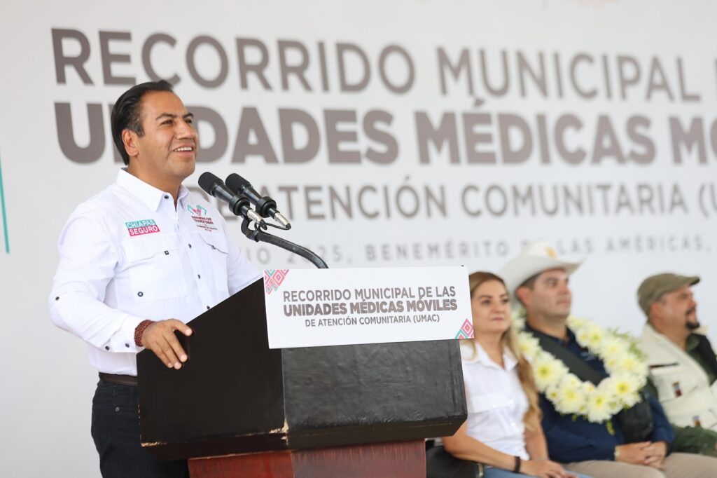 El gobernador activó unidades médicas móviles y supervisó infraestructura escolar en la Región Maya.