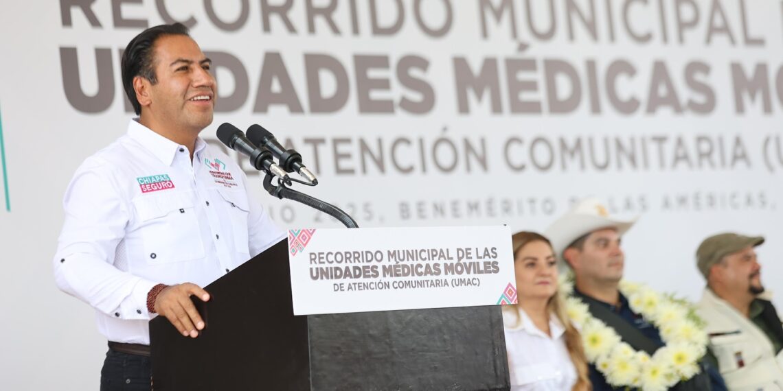 El gobernador activó unidades médicas móviles y supervisó infraestructura escolar en la Región Maya.