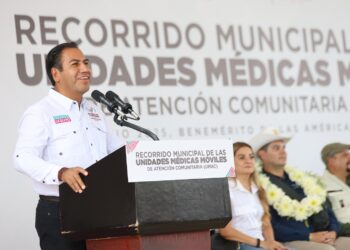 El gobernador activó unidades médicas móviles y supervisó infraestructura escolar en la Región Maya.