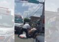 El motociclista no escuchó la sirena y se impactó con la unidad médica en Tapachula; fue el cuarto percance con moto en un solo día.