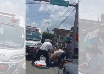 El motociclista no escuchó la sirena y se impactó con la unidad médica en Tapachula; fue el cuarto percance con moto en un solo día.