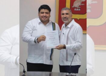 Mientras el estado destituye a funcionarios señalados, el municipio guarda silencio. 