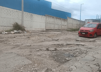 El ayuntamiento capitalino tiene en el olvido la calle que conecta la 5ª Avenida Norte Poniente con el bulevar Antonio Pariente Algarín.