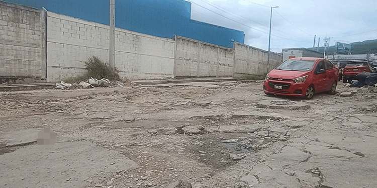 El ayuntamiento capitalino tiene en el olvido la calle que conecta la 5ª Avenida Norte Poniente con el bulevar Antonio Pariente Algarín.