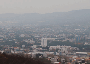 Son generadas por diferentes actividades que pueden ir desde las industriales hasta la quema de combustibles fósiles 