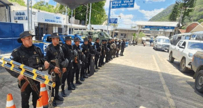 Ambos países firmaron un acuerdo para reforzar la seguridad en la frontera con México, sin incluir al gobierno mexicano.