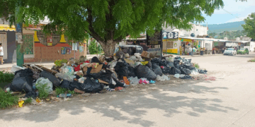 Señalan las carencias en los servicios municipales a la colonia Jardines del Grijalva.