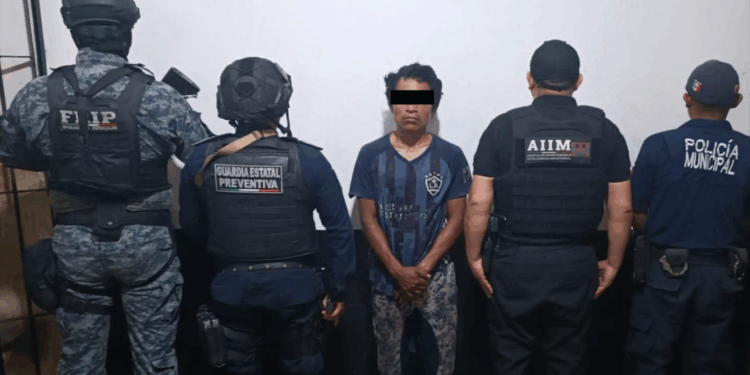 El señalado habría atacado a un menor y lesionado a un adulto.