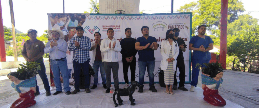 El gobierno municipal de Pantepec llevó odontología, oftalmología y consultas generales de manera gratuita; entregaron lentes y medicamentos.