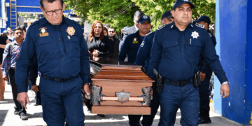 La alcaldesa Fabiola Ricci, reconoció que la entrega y valentía de Alfredo Gómez, permanecerá como ejemplo para toda la corporación.