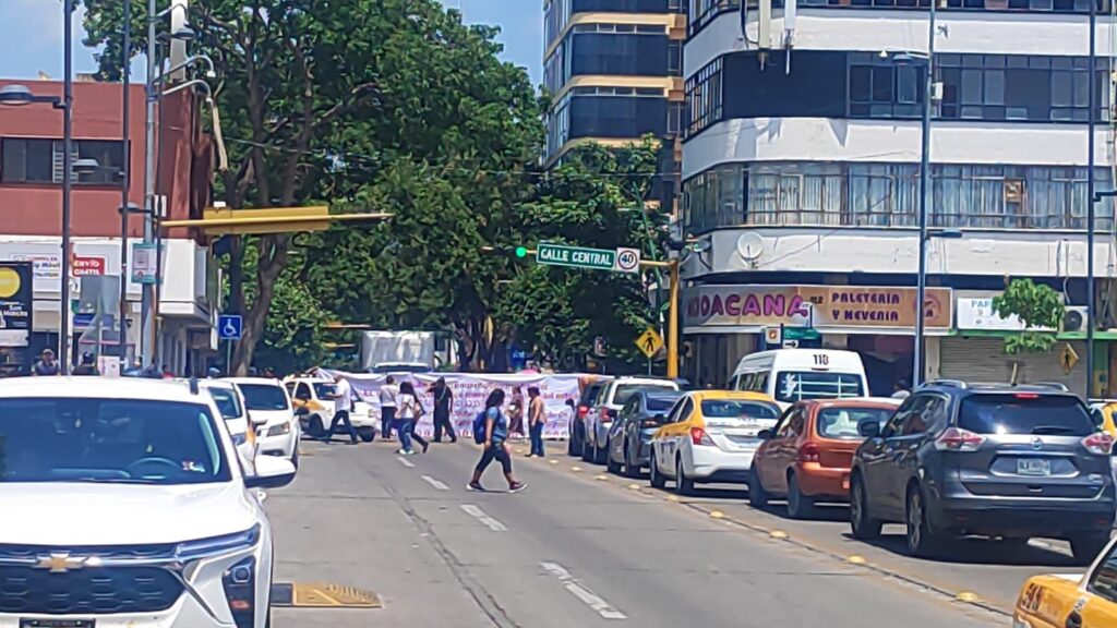 Cerraron la circulación en la principal arteria de Tuxtla Gutiérrez.