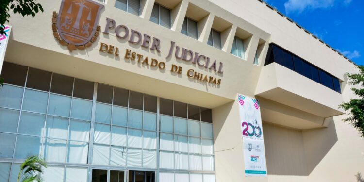 Sentencian a dos hombres en Tuxtla; recibieron 20 y 16 años de prisión.