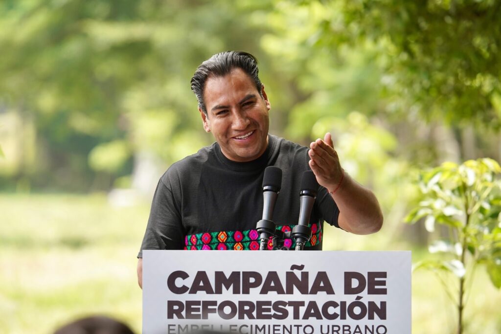 El gobernador encabezó jornada de embellecimiento urbano en Ocozocoautla y anunció que 2026 será el año del medio ambiente.
