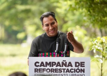 El gobernador encabezó jornada de embellecimiento urbano en Ocozocoautla y anunció que 2026 será el año del medio ambiente.