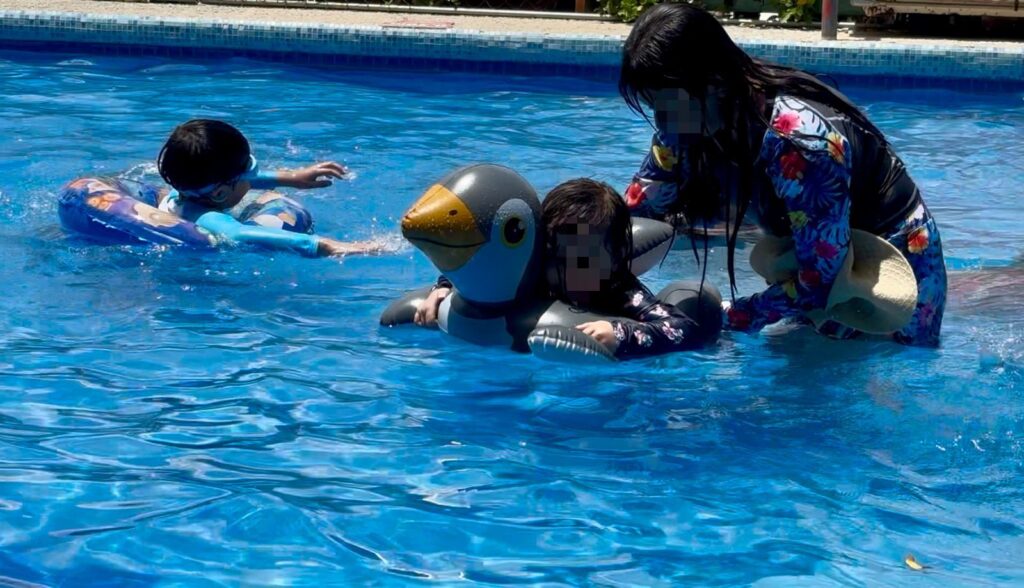 La reconocida instructora de natación advierte sobre los riesgos en cuerpos de agua durante la temporada vacacional de verano