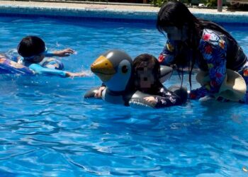 La reconocida instructora de natación advierte sobre los riesgos en cuerpos de agua durante la temporada vacacional de verano
