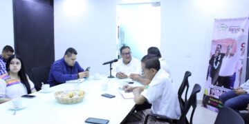 Alcaldes de la región acuerdan relanzar estrategia contra el rezago escolar.