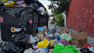 La basura en Tuxtla Gutiérrez, capital de Chiapas, es un problema que afecta directamente a nuestra comunidad y al medio ambiente. Se trata de un tema de corresponsabilidad compartida entre distintos actores: el gobierno municipal, la empresa recolectora y la ciudadanía.