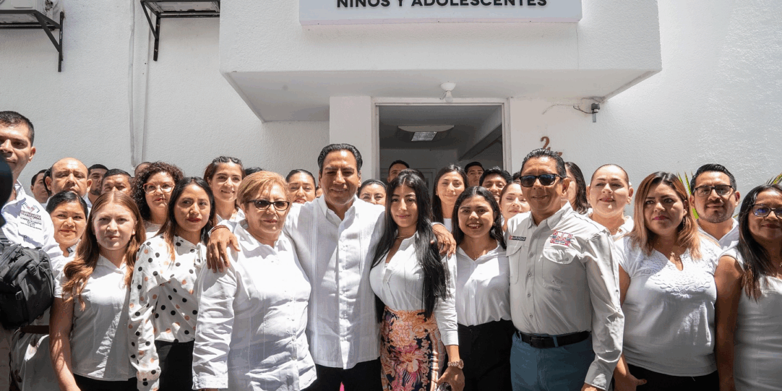 Eduardo Ramírez entrega patrullas y promete atención prioritaria a infancias.