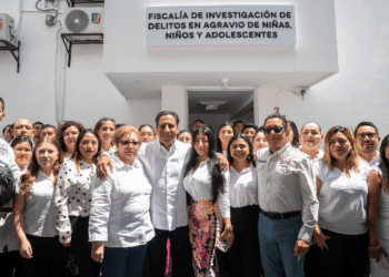 Eduardo Ramírez entrega patrullas y promete atención prioritaria a infancias.