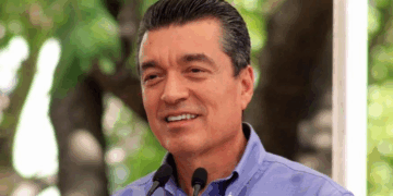 No hay que ir muy lejos para encontrar las heridas abiertas que dejó el sexenio pasado. Lo peor no fue lo que hizo, sino lo que dejó en herencia: una estructura de seguridad carcomida por dentro, infiltrada por el crimen y desprovista de la confianza ciudadana.