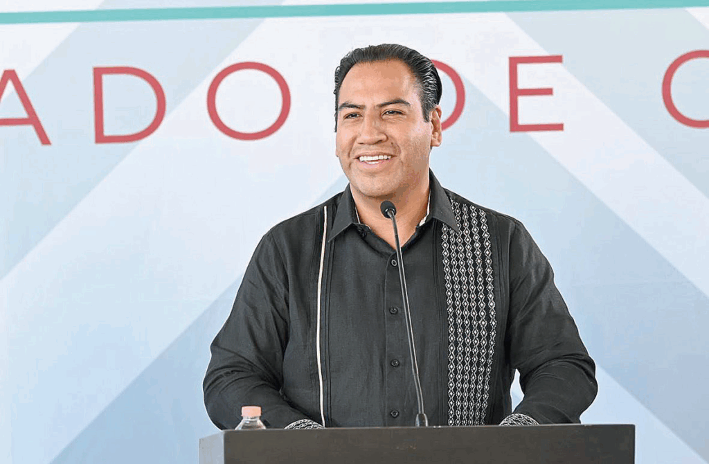 Tras un sexenio de miedo e inseguridad, Eduardo Ramírez colocó la paz como prioridad y creó la Fuerza Pakal, cuerpo élite que opera con estrategia y resultados. Su meta: blindar el estado con acciones firmes y presencia efectiva en todo el territorio.