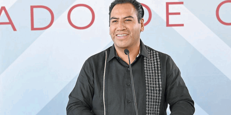 Tras un sexenio de miedo e inseguridad, Eduardo Ramírez colocó la paz como prioridad y creó la Fuerza Pakal, cuerpo élite que opera con estrategia y resultados. Su meta: blindar el estado con acciones firmes y presencia efectiva en todo el territorio.