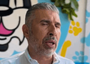 Juan Carlos Suárez, exdirector del ITAC y protegido del alcalde Ángel Torres, fue separado tras denuncias de acoso sexual y laboral. En pasillos del Ayuntamiento se habla de intentos por sobornar a la víctima, lo que exhibe impunidad y protección al agresor en el gobierno municipal.