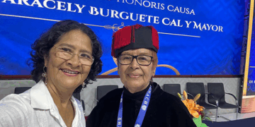 La antropóloga Aracely Burguete denunció que en Chiapas los usos y costumbres siguen frenando el avance político de mujeres indígenas. Aunque hay más candidatas, pocas son electas. En 10 años de paridad, hay menos alcaldesas que en 2015.