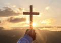  "Dios es amor, y Jesús, perdón", afirma. Para él, la vida es un continuo, y la verdadera esencia: la consciencia que permanece.