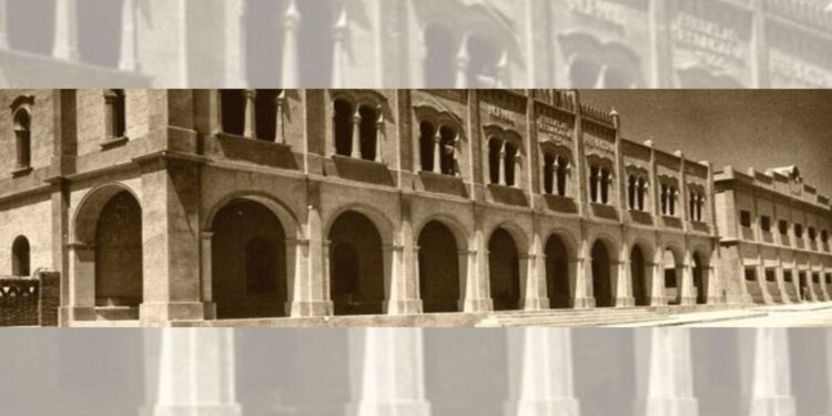 La Universidad de Ciencias y Artes de Chiapas, con raíces desde 1926, ha sido cuna de figuras relevantes del estado. Hoy, la rectora López Jiménez impulsa el reordenamiento administrativo y busca que la oferta académica honre la historia y dignifique el legado de la UNICACH.