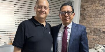 Su testimonio incomoda a quienes ven cálculos electorales detrás, incluso como asechanza al fiscal Llaven. Más allá de intrigas, lo urgente es escuchar: la violencia siempre cobra factura.