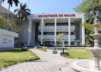 Paciente permanece aislado bajo observación médica tras diagnóstico confirmado.