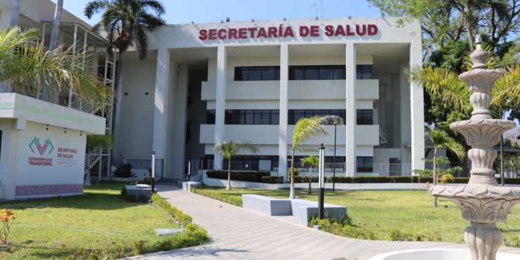 Paciente permanece aislado bajo observación médica tras diagnóstico confirmado.